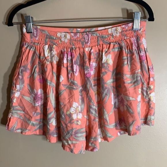 American Eagle Orange Floral Shorts - Picture 2 of 6